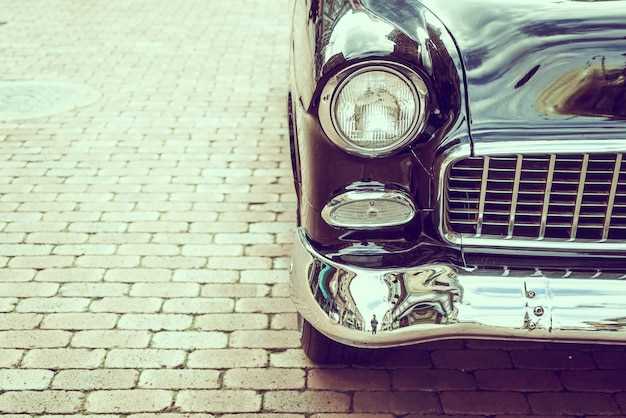 Classic vs modern sports cars – pros and cons