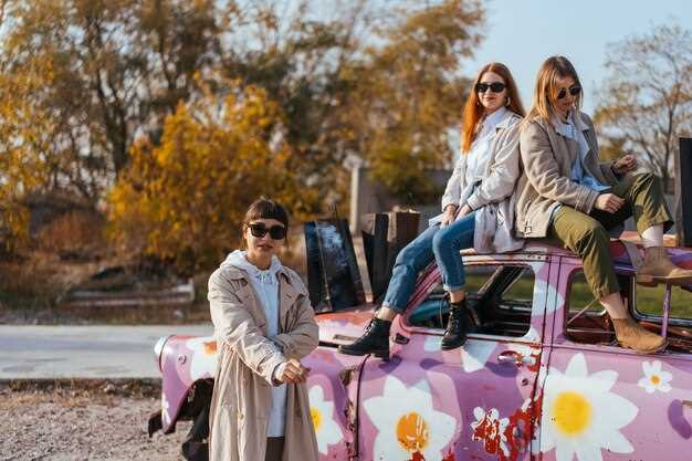 Accessorizing Your Look: Essential Vintage Accessories for Car Shows